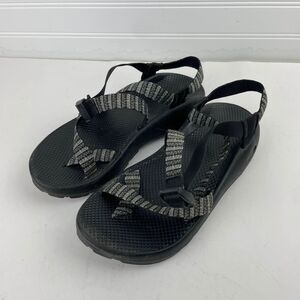 Chaco hiking sandals Men’s size 9 black & white pattern toe loop + vibram sole